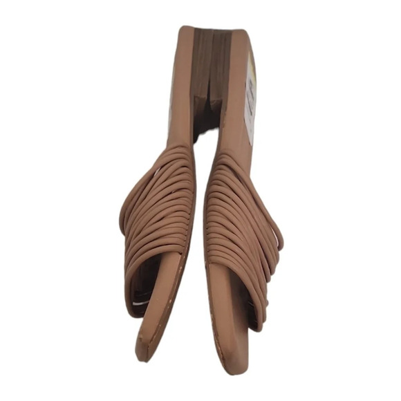 Marc Fisher Women's Maddie Flat Sandal - Picture 8 of 9